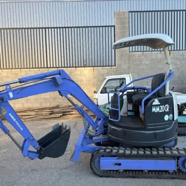 2001 Mitsubishi MM20CR