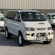 2000 Mitsubishi Delica