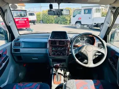 1999 Mitsubishi Pajero